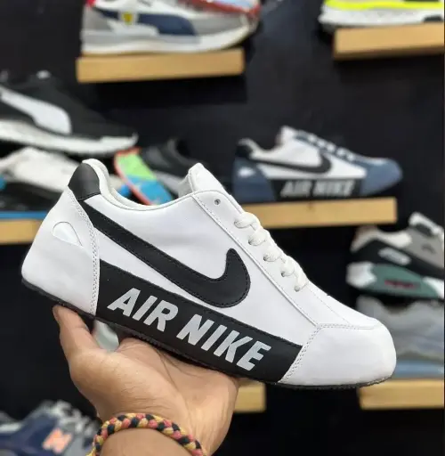 NIKE